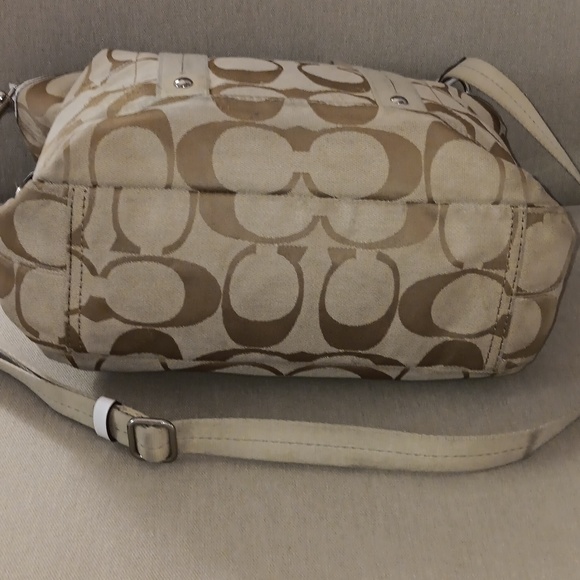 Coach beige signature crossbody bag - Picture 5 of 11